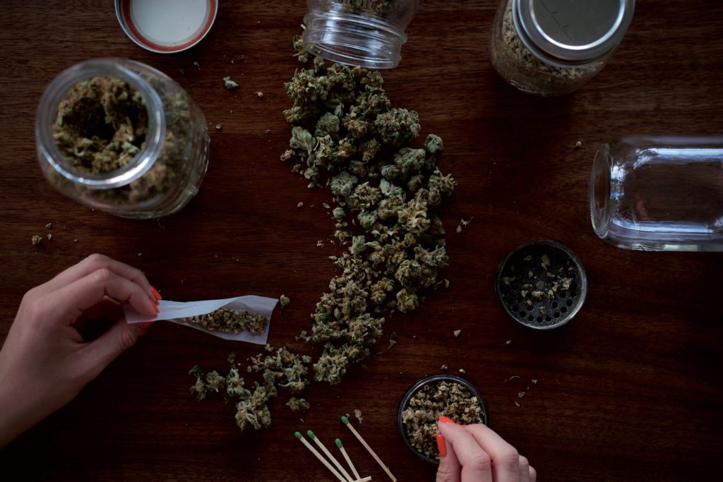 Cannablossom vs. BuyWeed247 blog header