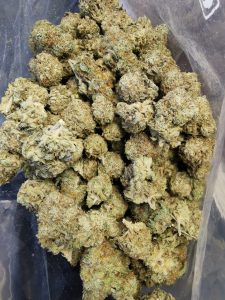 Buy Weed 247 vs. Cannawholesalers: Who Sells the Best Weed in Canada, BuyWeed247